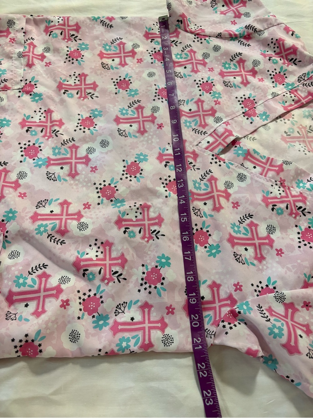 Wear For Care Pink Cross Scrub Top Size Small | V-Neck Medical Uniform | Nurse - Picture 6 of 7